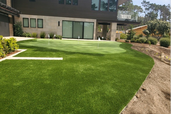 San Francisco backyard putting green